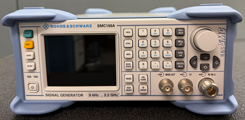 Rohde & Schwarz SMC100A