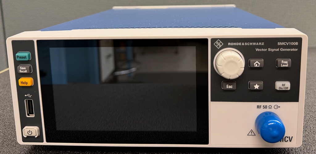 Rohde & Schwarz SMCV100B